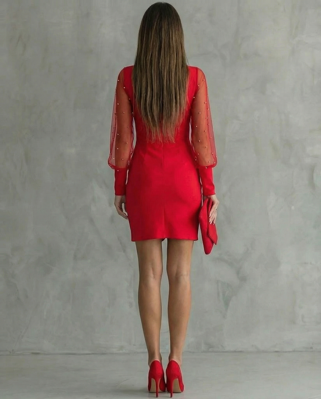 Sara | Vestido com ombros à mostra e mangas longas