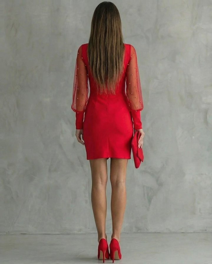 Sara | Vestido com ombros à mostra e mangas longas